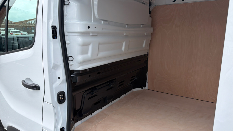 Renault Trafic Swb Diesel SL30 Blue dCi 130 Advance [Safety] Van